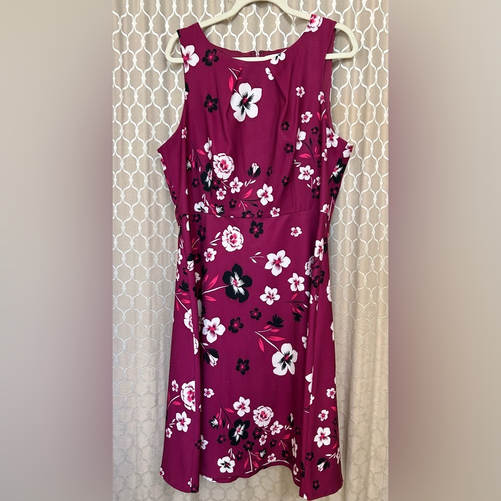 Elle Floral Dress in Burgundy and White